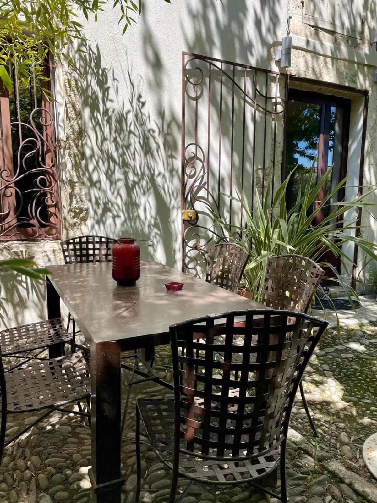 Mas Carita Bed and Breakfast Cabannes Eksteriør billede