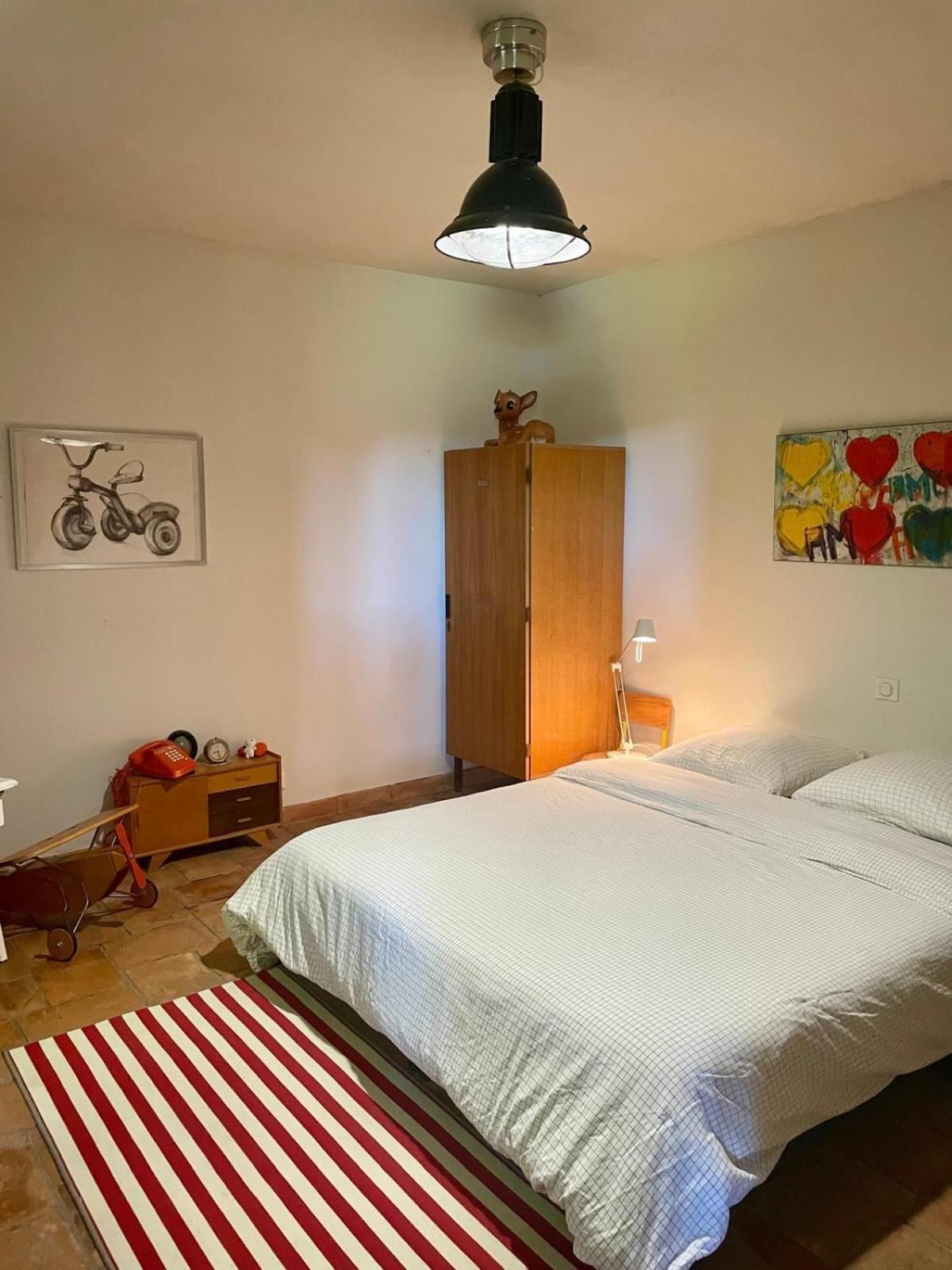 Mas Carita Bed and Breakfast Cabannes Værelse billede